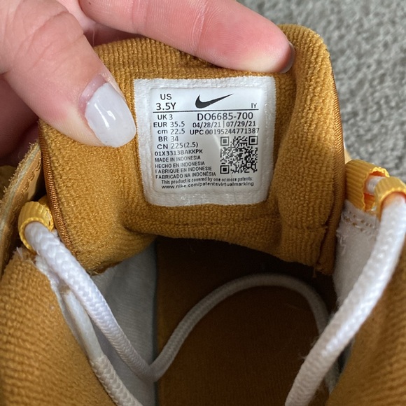 Boys Nike Griffeys (Wheat) - Picture 3 of 5